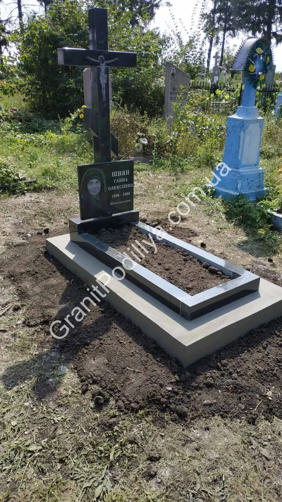 Подвійний пам'ятник з граніту - Кам'янець-Подільський | GranitPodillya